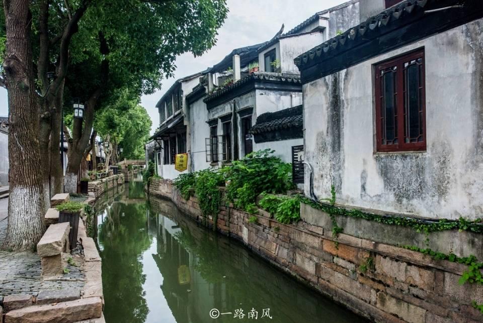 入贾府时林黛玉只带了一老一少奴仆,为何这么寒酸?-最佳红迪网平台